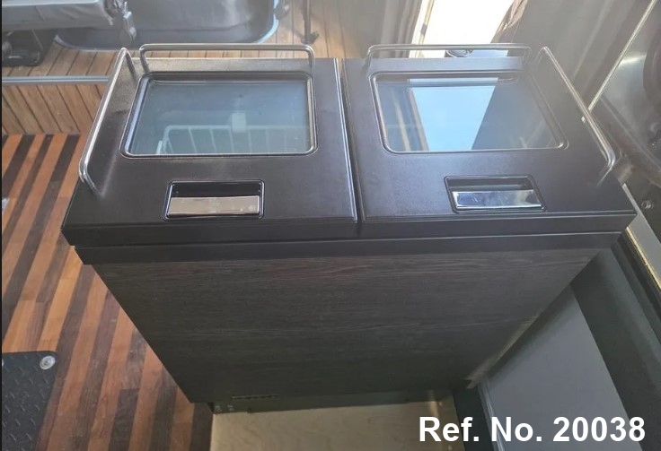  Hyundai / New County Stock No. 20038